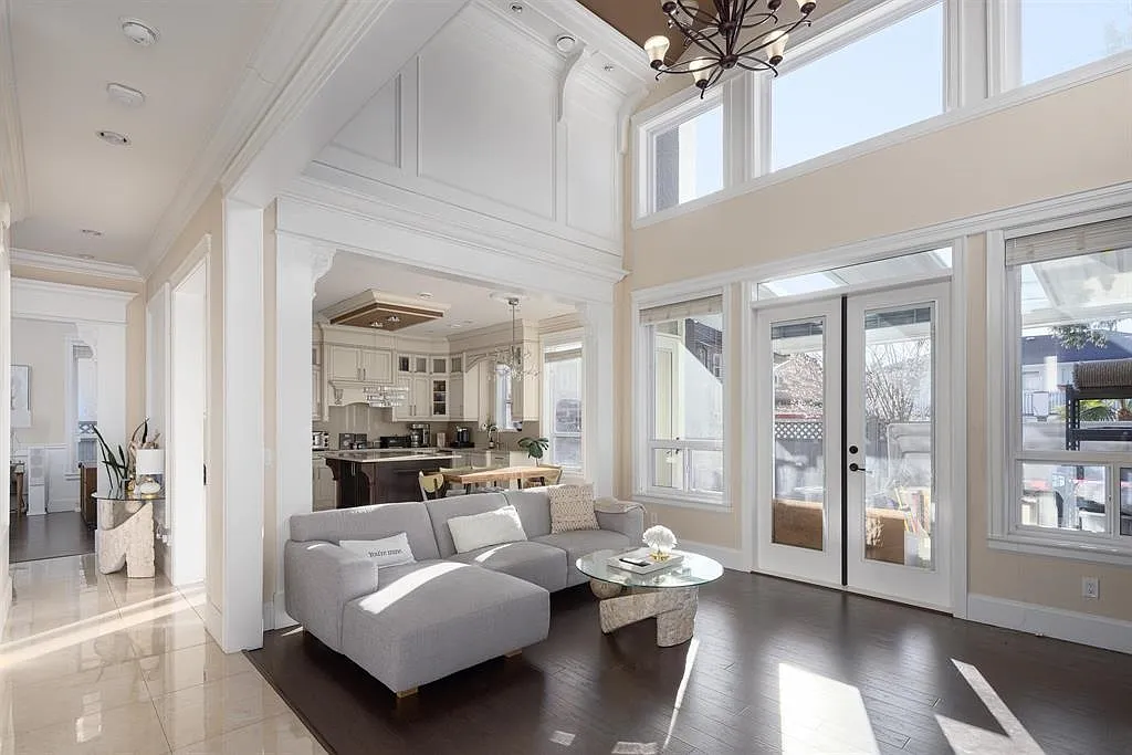 4 bed, $6,500 — Photo 2