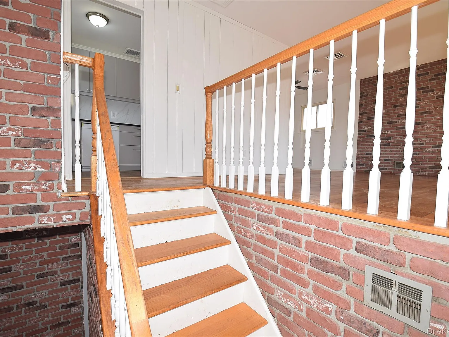 3 bed, 1.5 bath, 1742 sqft, $4,900 — Photo 2