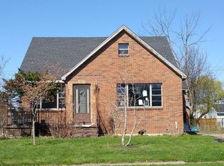 48 Meadowbrook Dr, Lackawanna, NY 14218