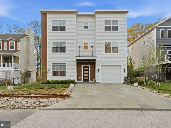 1422 Howard Rd, Annapolis, MD 21403