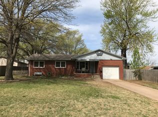 2017 N Robbins St, Augusta, KS 67010
