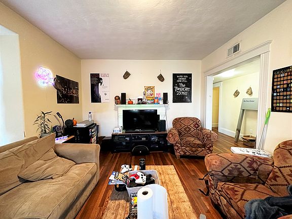 3rd image of 237 Chestnut Hill Ave #237