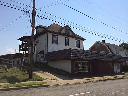 728 Main St photo 1