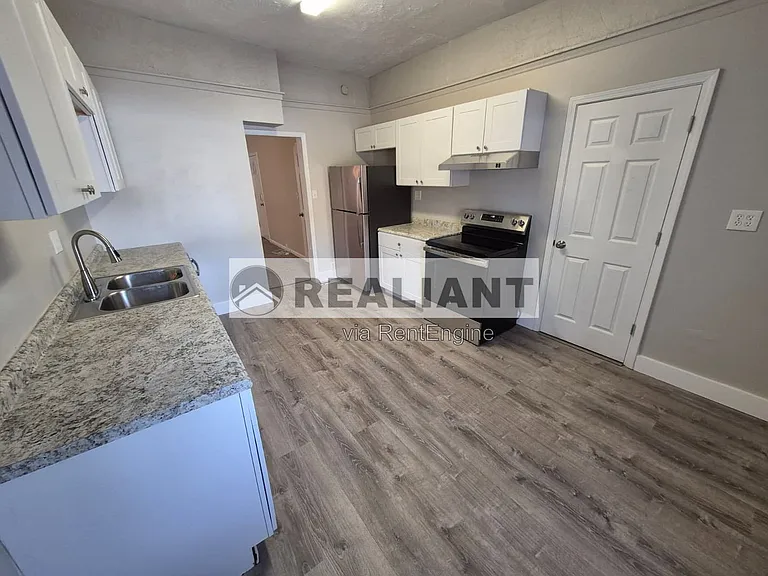 132 Evergreen Ave #1 — Photo 11