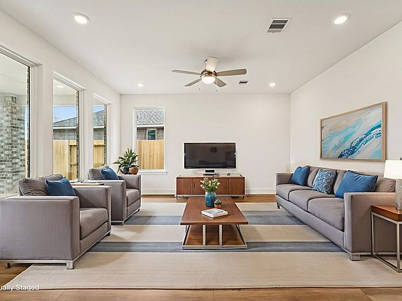 3rd image of 22327 Prickly Pear Dr