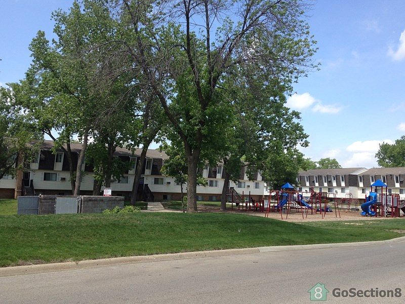 1st image of 27 Oxford Dr
