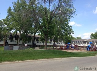 27 Oxford Dr, Carpentersvle, IL 60110