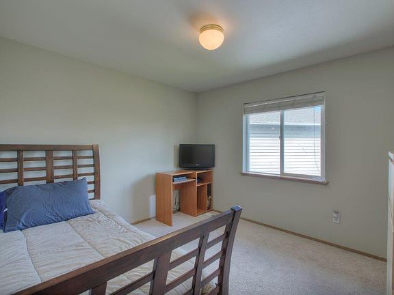 4th image of 14925 66th Avenue Ct E