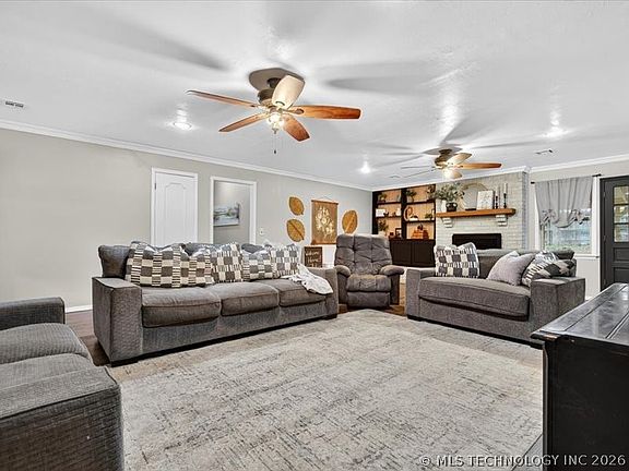 4th image of 1869 Putnam Dr