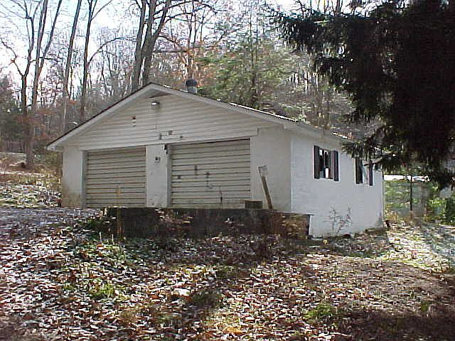 2nd image of 724 Lorton Lick Rd