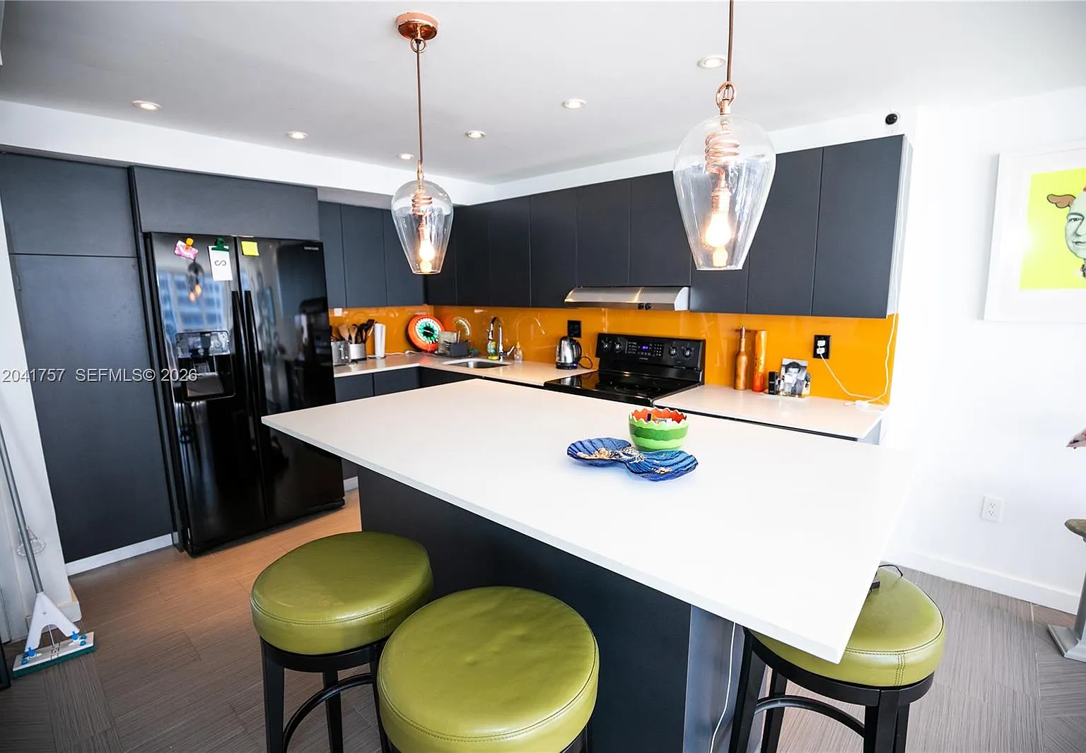 Charter Club Condo — Photo 4