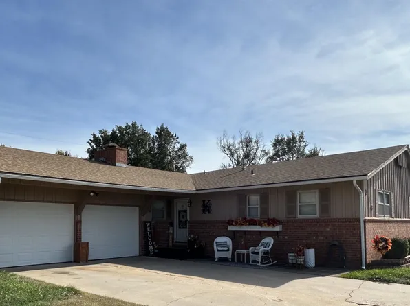 316 N School Rd, El Dorado, KS 67042