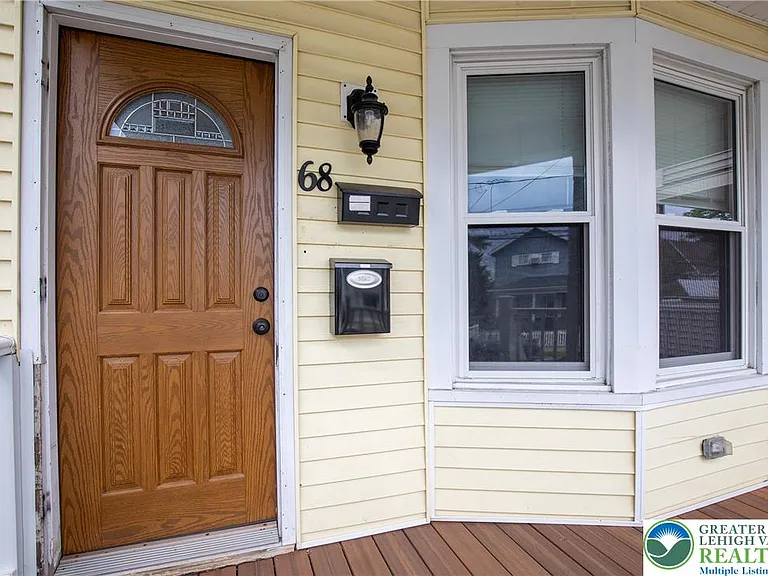68 S Meade St — Photo 4