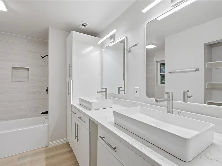 5719 Enchanted Ln — Photo 13