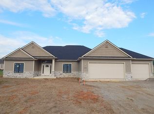 1540 Shadow Run Trl, Bluffton, IN 46714