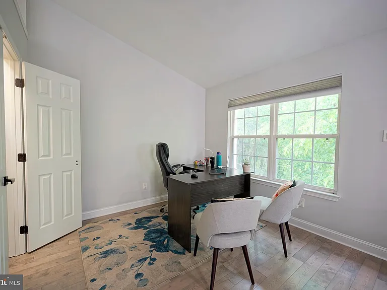 16 Buckingham Pl — Photo 37