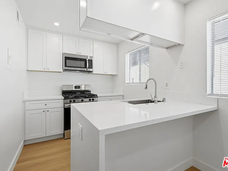 4354 McLaughlin Ave #103 — Photo 4