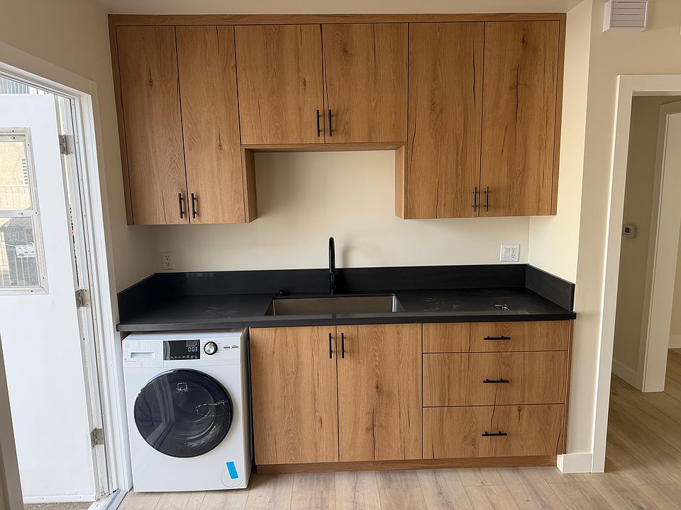 1st image of 427 E Acacia Ave APT 3