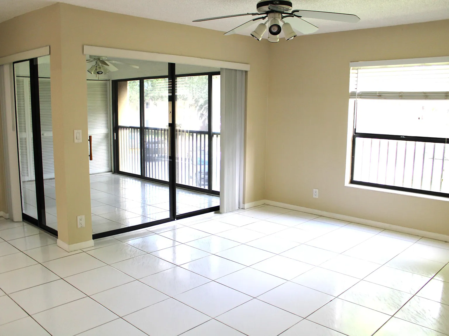2 bed, 2.0 bath, 982 sqft, $2,250 — Photo 3