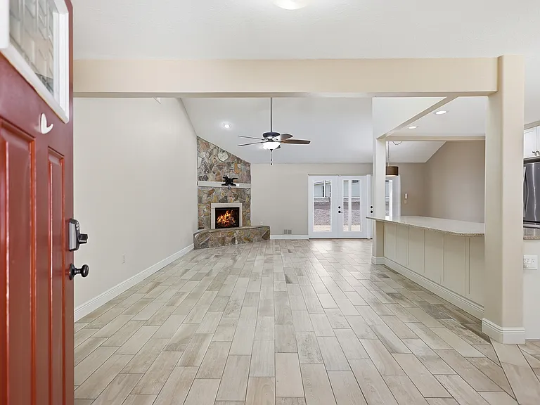 11206 Longwood Ct — Photo 16