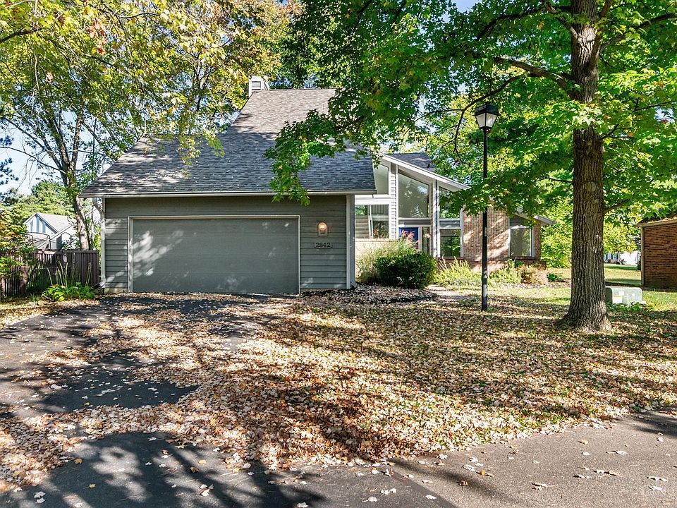 1st image of 2942 Pine Grove Ln