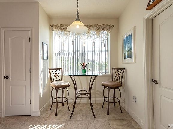 Sunny Breakfast Nook