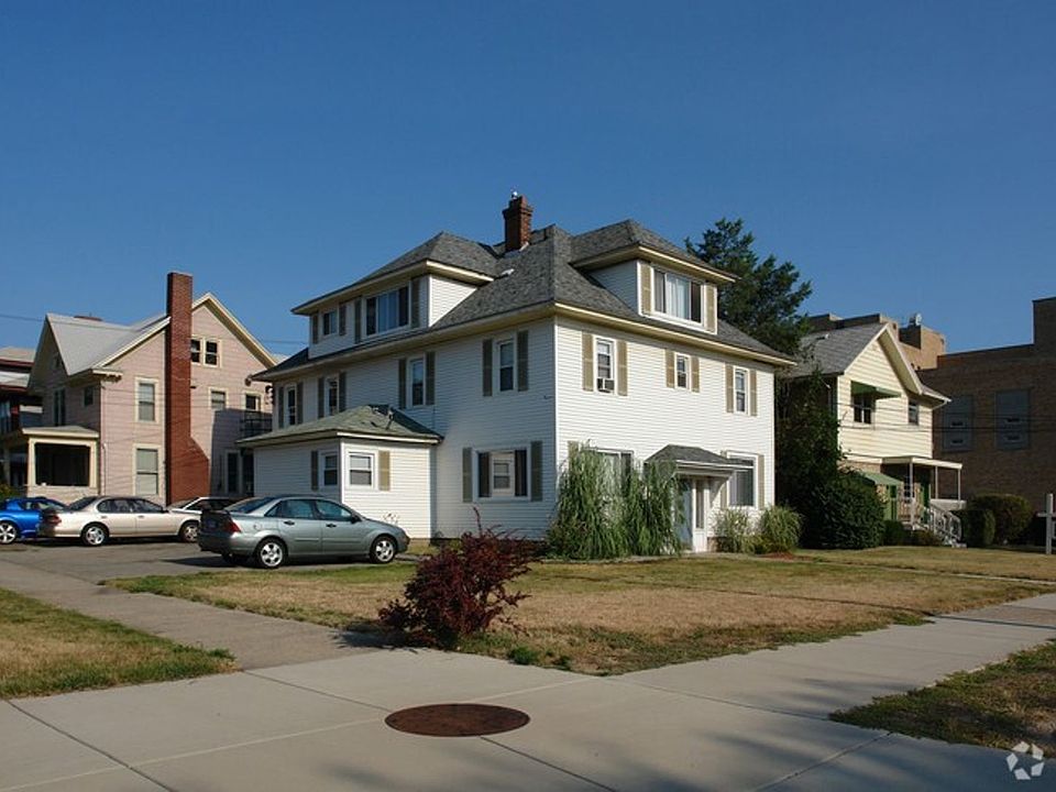 Building Photo 4