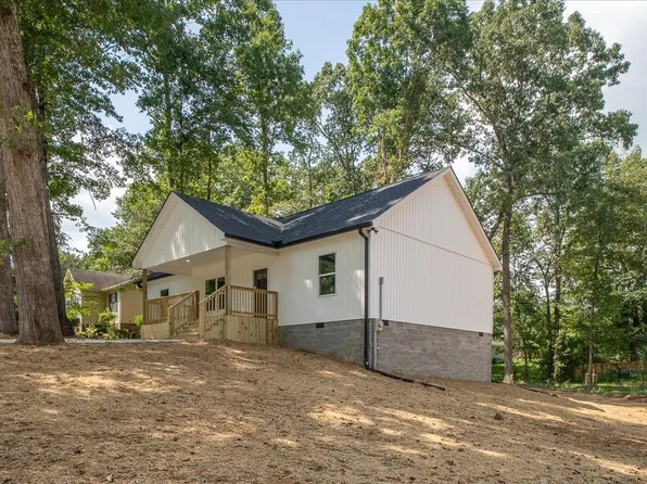 300 Devin Dr, Lawrenceburg, TN 38464