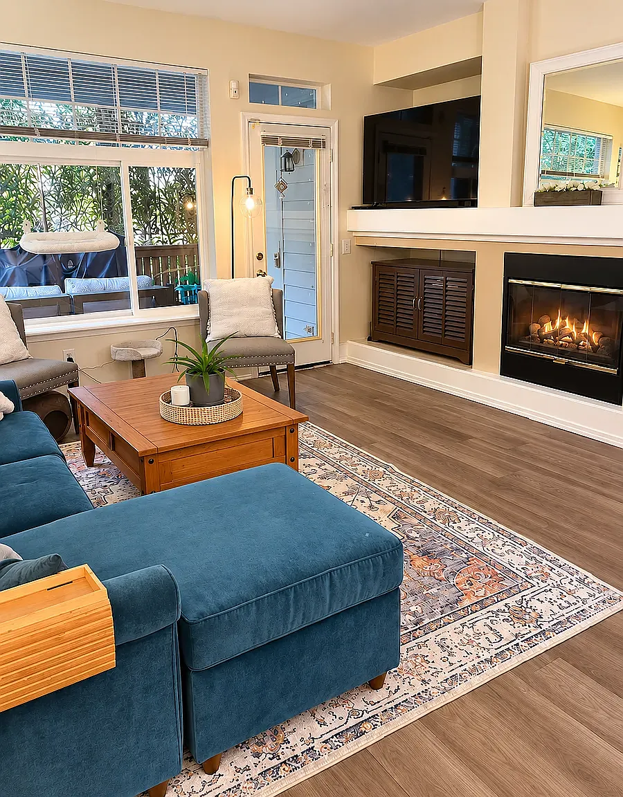 2 bed, 1046 sqft, $2,500 — Photo 1