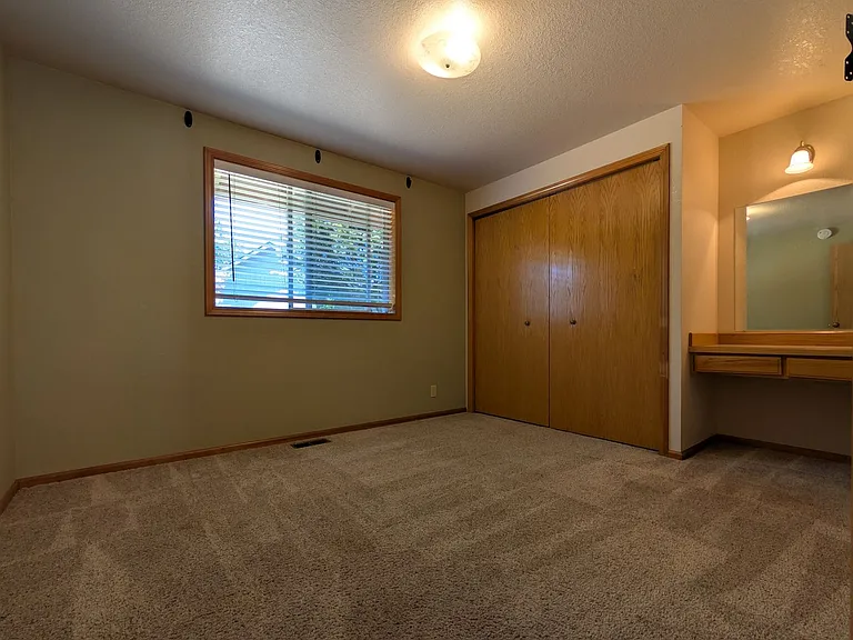 2558 Cubit St — Photo 22