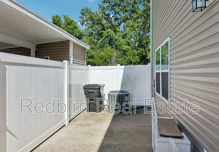 248 Rowlette Cir — Photo 24