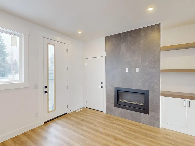 2202 35th St SW — Photo 9