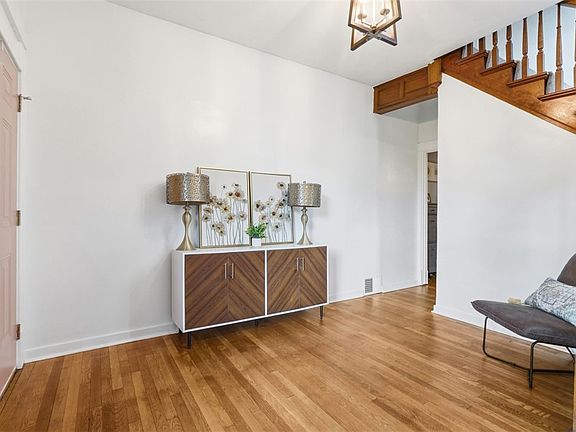 3rd image of 610 State St