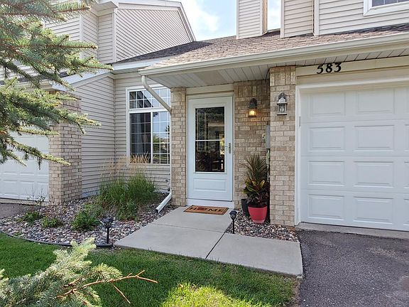 3rd image of 583 Mission Hills Way W