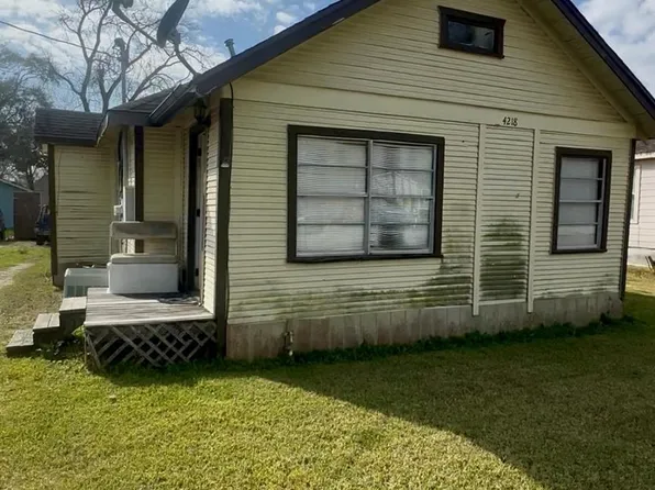 4218 Brown St, Bacliff, TX 77518