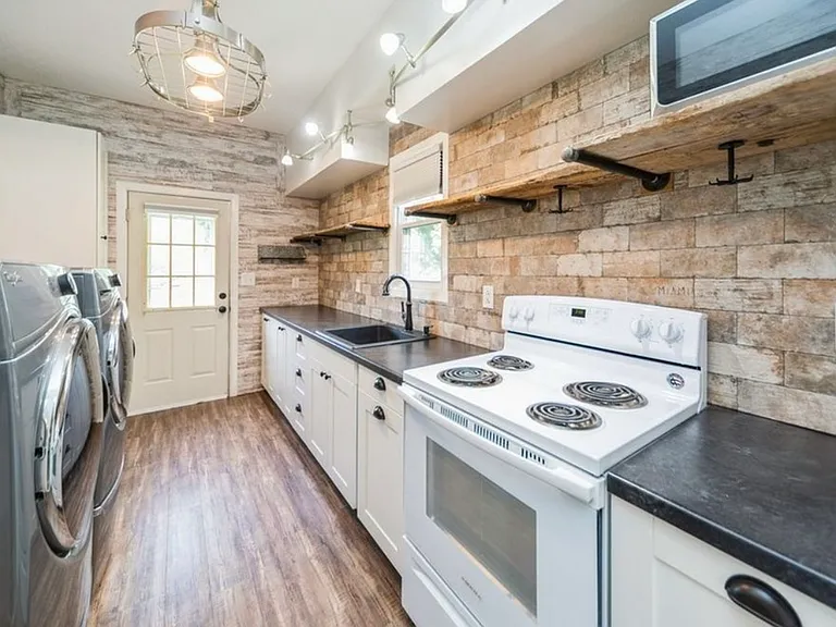 402 W Ashland Ave #1 — Photo 2