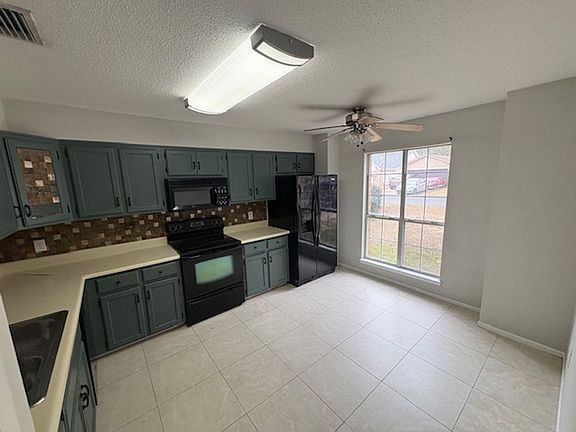 2nd image of 193 Wright Cir