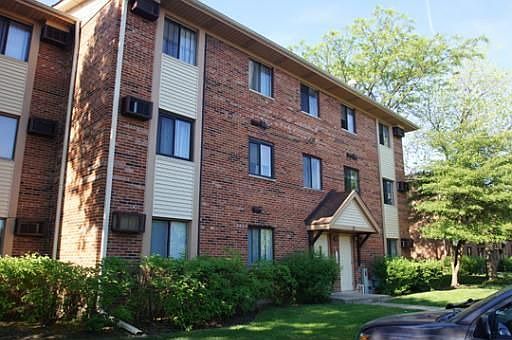 1st image of 15 Parkside Ct APT 13