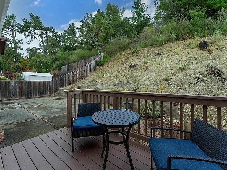 7684 Surrey Ln — Photo 16