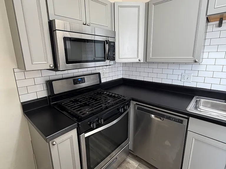 1101 Kavanaugh Blvd #B — Photo 9