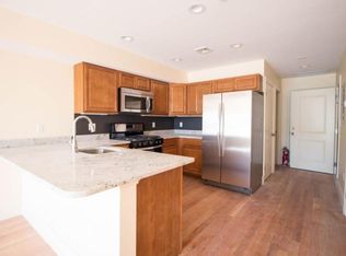 5171 Washington St #16, West Roxbury, MA 02132
