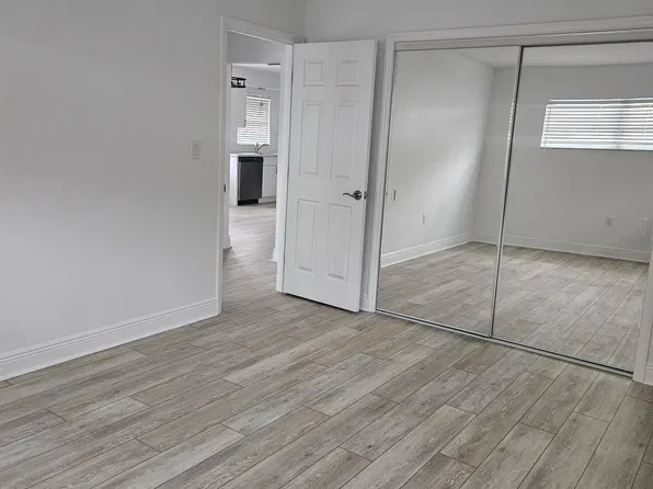 11295 1st St E #1, Saint Petersburg, FL 33706
