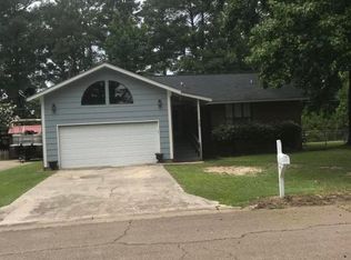 305 Holly Cv, Columbus, MS 39705