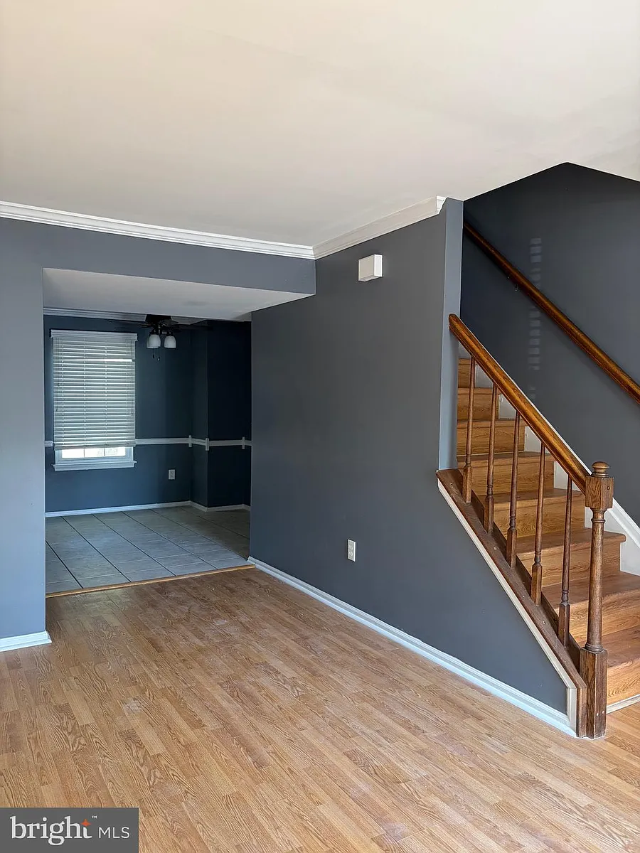Building Photo - 6662 Ducketts Ln #18-6