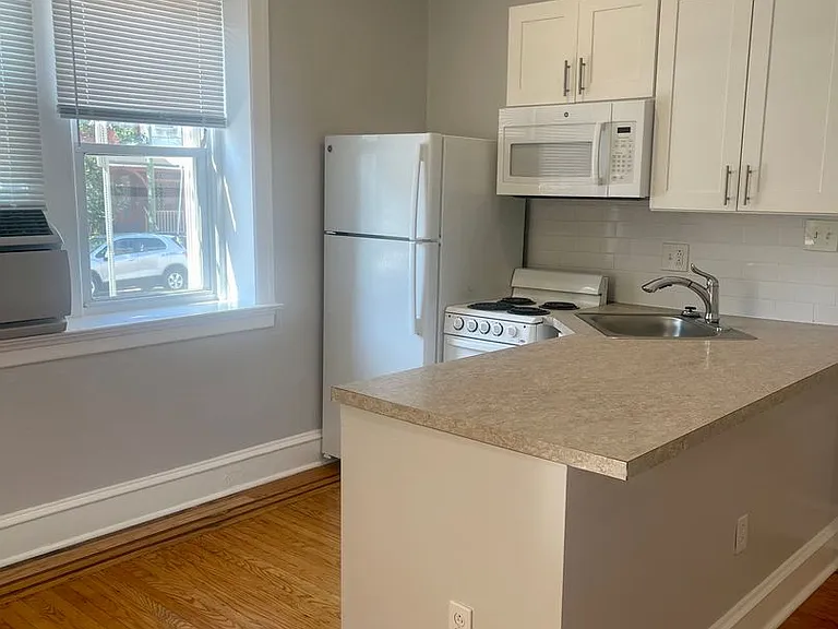 4107 Chester — Photo 1
