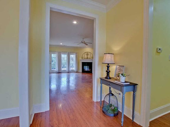 4th image of 16115 Shropshire Dr SE