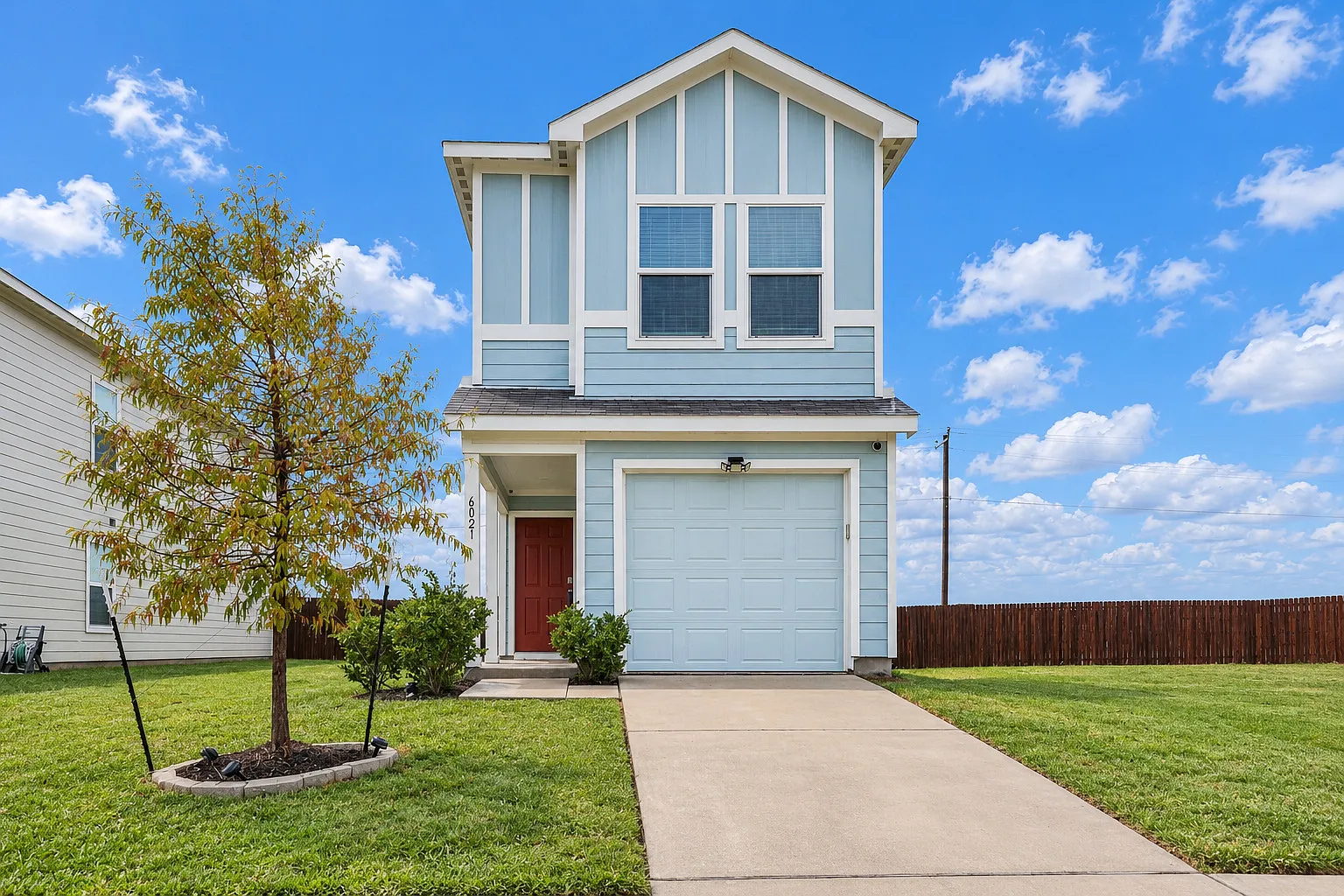 4 bed, 2.5 bath, 1550 sqft, $1,900 — Photo 1