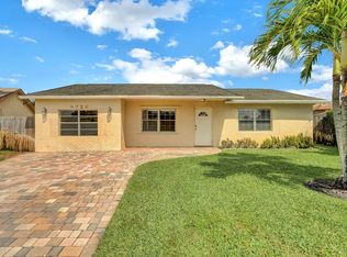 9726 Richmond Cir, Boca Raton, FL 33434