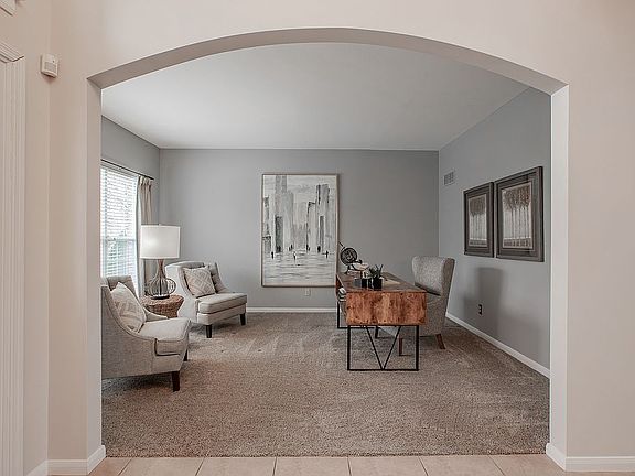 4th image of 17648 Gardenview Manor Cir