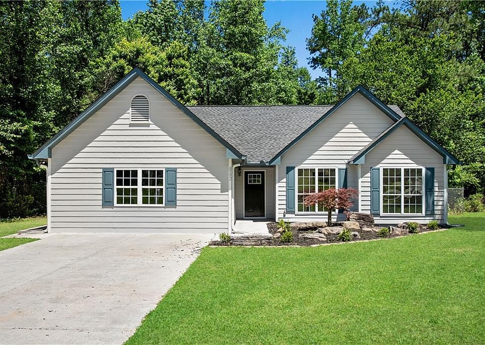 1st image of 8592 Hidden Creek Cir